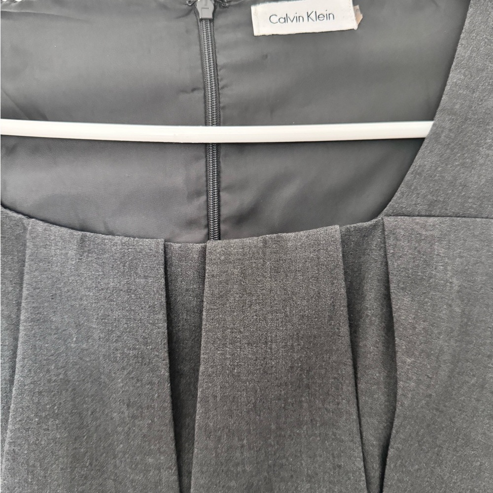 Calvin Klein office dress in grayish/black size medium in good condition - Picture 4 of 4